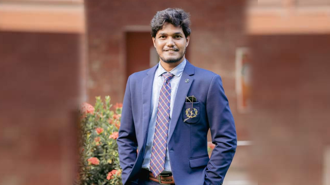 রাজনৈতিক সফরসঙ্গীদের অনিরাপদ রেখে সরকার প্রধানের এয়ারপোর্ট প্রস্থান লজ্জাজনক: আবিদুল